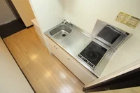 IH1口(大)、ラジエントヒーター1口(小)になります!