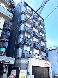 和歌山駅から徒歩圏内の　立地条件の良い物件！　近隣に飲食店なども豊富で生活に便利なエリアです！