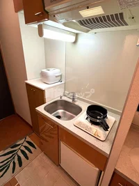 ガスコンロ付きのキッチンです♪炊飯器も♪