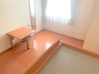 1階はフローリング、2階はじゅうたんです。