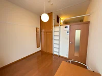 1階はフローリング、2階はじゅうたんです。