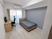 写真はお部屋のイメージです。ラグなどの室内装飾はございません。