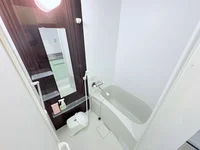 バストイレは別♪シャワールームには風呂用洗剤・スポンジをご用意しておりますのでぜひご活用ください！