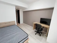 写真はお部屋のイメージです。ラグなどの室内装飾はございません。