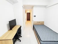 写真はお部屋のイメージです。ラグなどの室内装飾はございません。