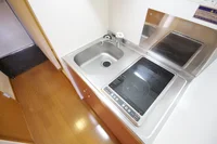 キッチンには２口の電気コンロを配備☆