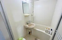 バス・トイレ別（セパレート）は、検索クエリにおいて最も重要視される条件の一つです。湿気のこもりを抑える設計により、水回りの清潔感を長期にわたって保持。一日の疲れを癒す独立したバスルームは、滞在満足度を直接的に向上させる決定的なスペックです。