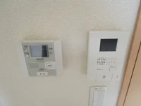 物件玄関オートロック・部屋前モニター付きインターホン