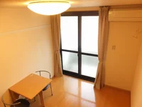 1階はフローリング、2階はじゅうたんです。