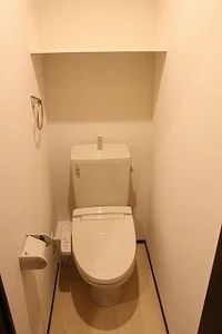 温水洗浄便座も付いて衛生的です。
