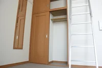 ウォークインクローゼットあります。