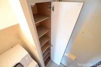 1F フローリング仕様 2F カーペット仕様