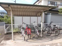 屋根付き駐輪場あり