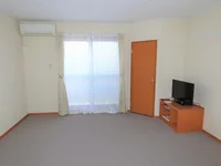 2階はカーペットのお部屋です