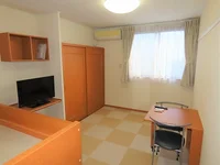 2階はカーペットのお部屋です