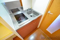 2口ラジエントヒーター付き。部屋により設備が異なる場合あり。