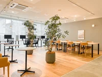 無料のシェアラウンジ付き！お部屋と使い分けて気分転換にもおすすめ。