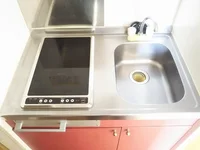 2口ラジエントヒーター付き。部屋により設備が異なる場合あり。
