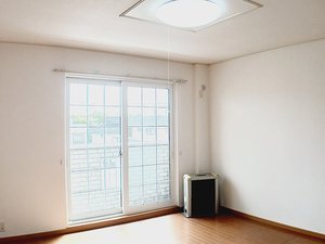 のマンスリーマンション・ウィークリーマンション「ウエスト　ツー　ヒルズ 201・洋室(No.1005191)」メイン画像