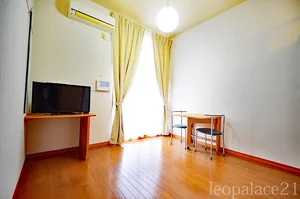 のマンスリーマンション・ウィークリーマンション「レオパレスＲｅｌｉｅｕｒ 106(No.1010116)」メイン画像