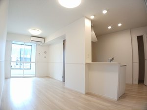 由利本荘市のマンスリーマンション・ウィークリーマンション「ＫＡＺＡＧＵＲＵＭＡ　Ⅲ 102・洋室(No.1016599)」メイン画像