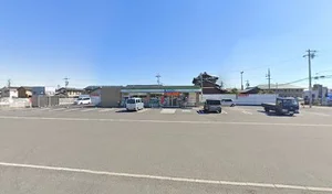 ファミリーマート 四日市東日野店まで徒歩7分