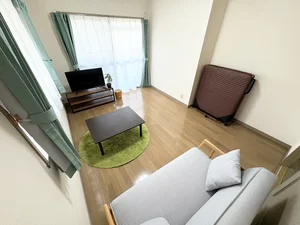 折り畳み式ベッドをご用意しています。複数人で入居しても安心です。