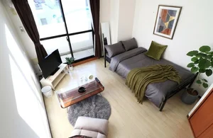 広島文化学園短期大学周辺のマンスリーマンション・ウィークリーマンション「Kマンスリーエディオンピースウイング広島前（広島グリーンアリーナ前） 703・1K-【角部屋】(No.1019342)」メイン画像