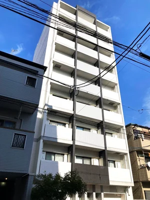 本川町駅まで徒歩4分の立地でアクセス良い! セキュリティ対策がされた安心安全の物件です!