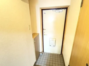 玄関にはシューズBOXがございますので毎回片づけていただき、常に清潔な空間を保っていただくことが可能です♪