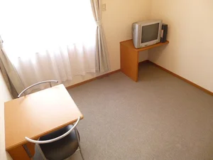 共愛学園前橋国際大学短期大学部周辺のマンスリーマンション・ウィークリーマンション「レオパレス三山 203(No.1050177)」メイン画像