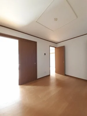 津山口駅（岡山県）のマンスリーマンション・ウィークリーマンション「ソレアードⅢ 101・洋室(No.1052117)」メイン画像