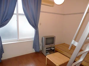 小山市のマンスリーマンション・ウィークリーマンション「レオパレスＲｅｇｕｌｕｓＩＩ 102(No.1065711)」メイン画像