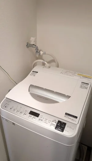 洗濯機ももちろんついております♪