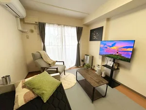 ハイタイプのテレビ台などすっきり＆シンプルな印象のお部屋です♪