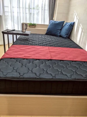 ふかふかのセミダブルベッド♪