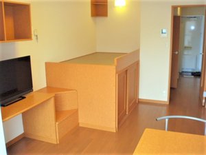 のマンスリーマンション・ウィークリーマンション「レオパレスサン　シーロ 102(No.1084294)」メイン画像