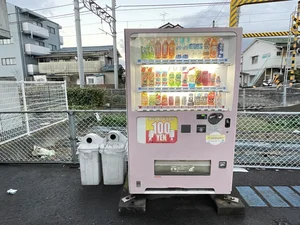 敷地内に自動販売機付☆★便利です!!