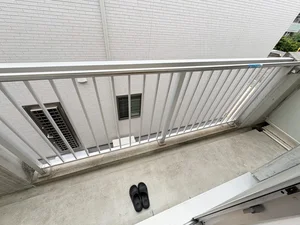 洗濯竿・スリッパ備え付☆入居中洗濯もできるので、コインランドリーに行かなくても大丈夫☆☆