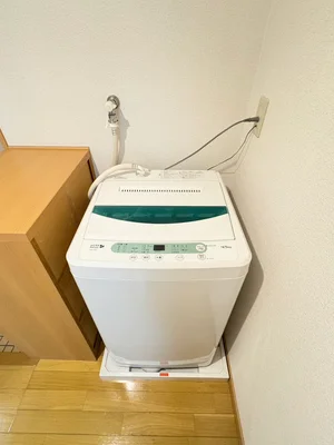 洗濯機は室内に設置しております♪入居後すぐにご利用が可能です(^^♪タオル1式分もご用意しております☆彡