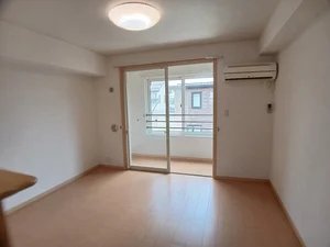 のマンスリーマンション・ウィークリーマンション「ラ・デシモＭ 202・洋室(No.1109398)」メイン画像