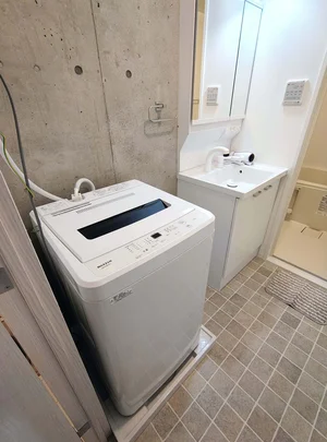 おしゃれな見た目♪洗濯機も完備しております♪
