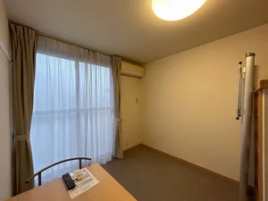 のマンスリーマンション・ウィークリーマンション「レオパレスピエール　コリーネ 304(No.1110428)」メイン画像