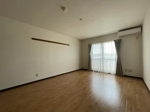 岡山県のマンスリーマンション・ウィークリーマンション「★★ロイヤルパレス船穂★★【さくらマンスリー】ペット（室内小型犬・猫1匹）飼育可！インターネット使用料無料物件です♪ 1K(No.1110881)」メイン画像