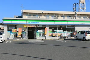 ファミリーマート 石巻中里七丁目店まで徒歩3分