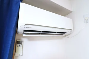 エアコンにて冷暖房完備