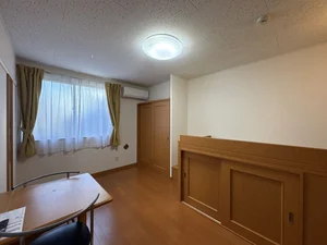 のマンスリーマンション・ウィークリーマンション「レオパレスＡＺＵＲＥ 110(No.1122004)」メイン画像