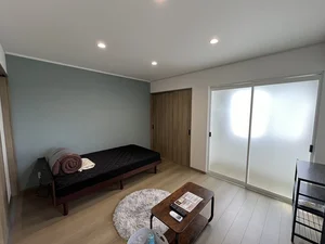 佐賀県の株式会社第百不動産のマンスリーマンション・ウィークリーマンション「stay＠伊万里★伊万里市に築浅物件登場★こだわりのデザイナーズ物件です(*´艸`*)★ 201・1K(No.1122483)」メイン画像