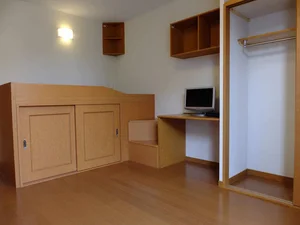 のマンスリーマンション・ウィークリーマンション「レオパレス鹿道 204(No.1124546)」メイン画像