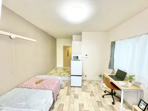 中京大学名古屋キャンパス周辺のマンスリーマンション・ウィークリーマンション「【名古屋市昭和区/御器所駅徒歩約6分/角部屋/バストイレ別/洋室8.5帖/宅配BOX/自転車駐輪可能】メゾンエステール 101・1R(No.1126177)」メイン画像